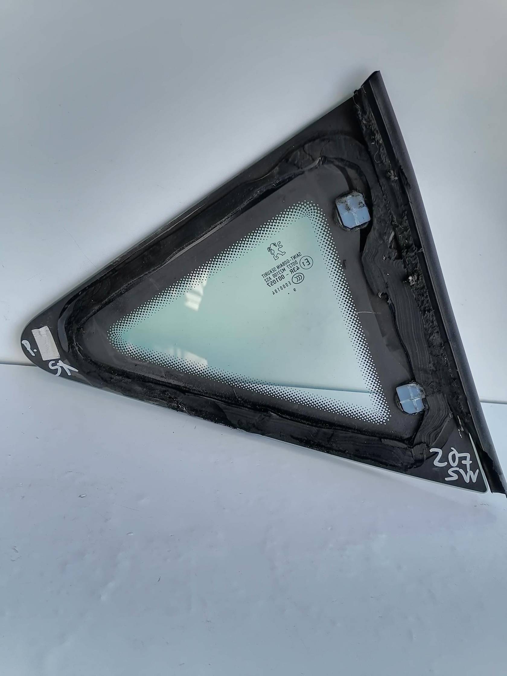 Fisso angolare parafango post. sx.